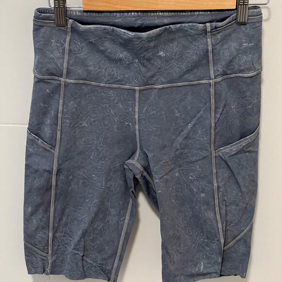 Lululemon align Shorts  - Blue and white  - Body: 81% Nylon,  19% Lycra Elastane - Picture 1 of 3